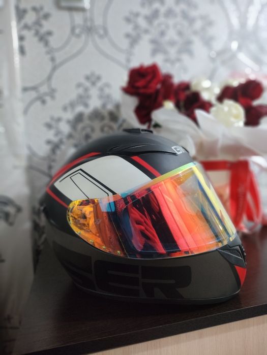 Продам шлем срочноо