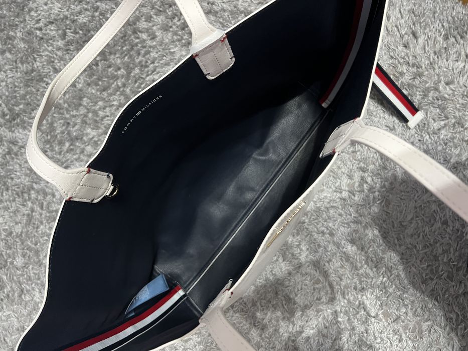 Geanta de mana Iconic Tommy Hilfinger