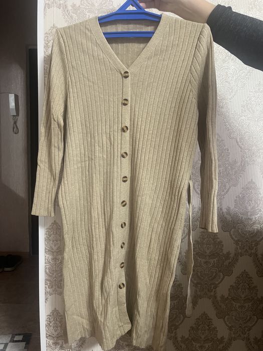 Женская одежда, юбки, кофты, платья