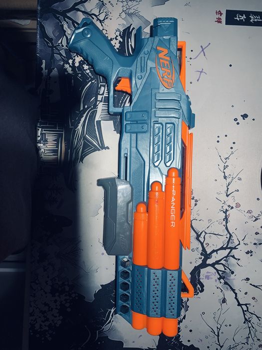 Продам Nerf в отличном состоянии