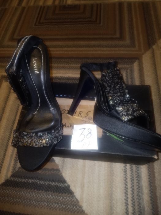 Сапоги  и туфли женские новые