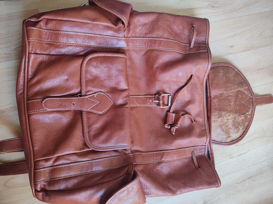 Кафява кожена раница