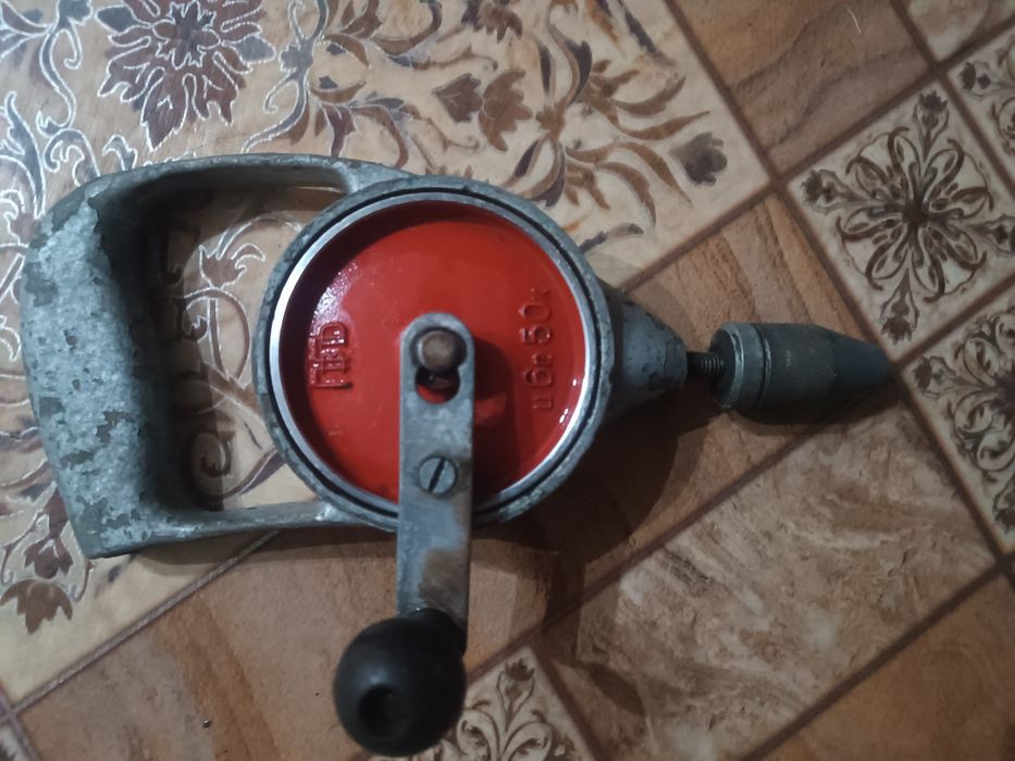 Продам дрель ручная
