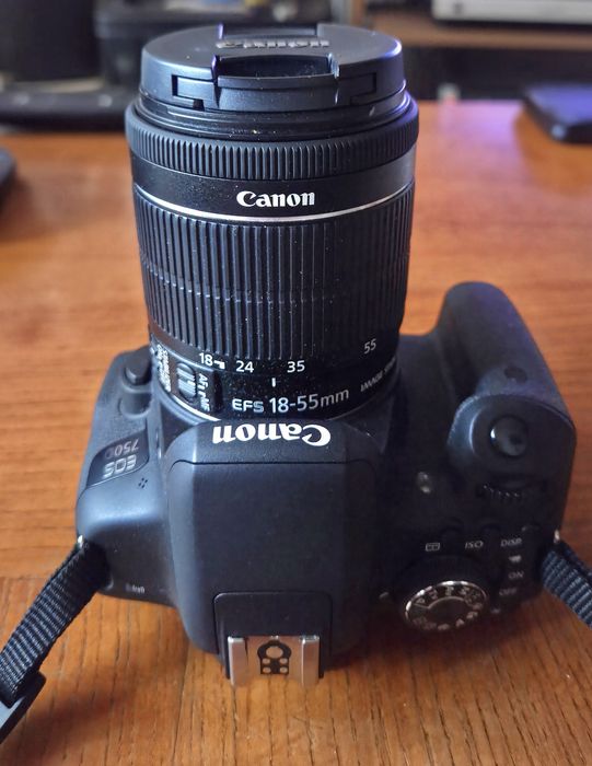 Kit Canon 750D cu obiectiv 18-55, cutie originala