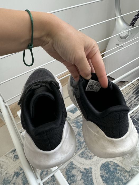 Продам кроссовки адидас 31р