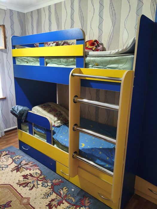 Двухярусная кровать