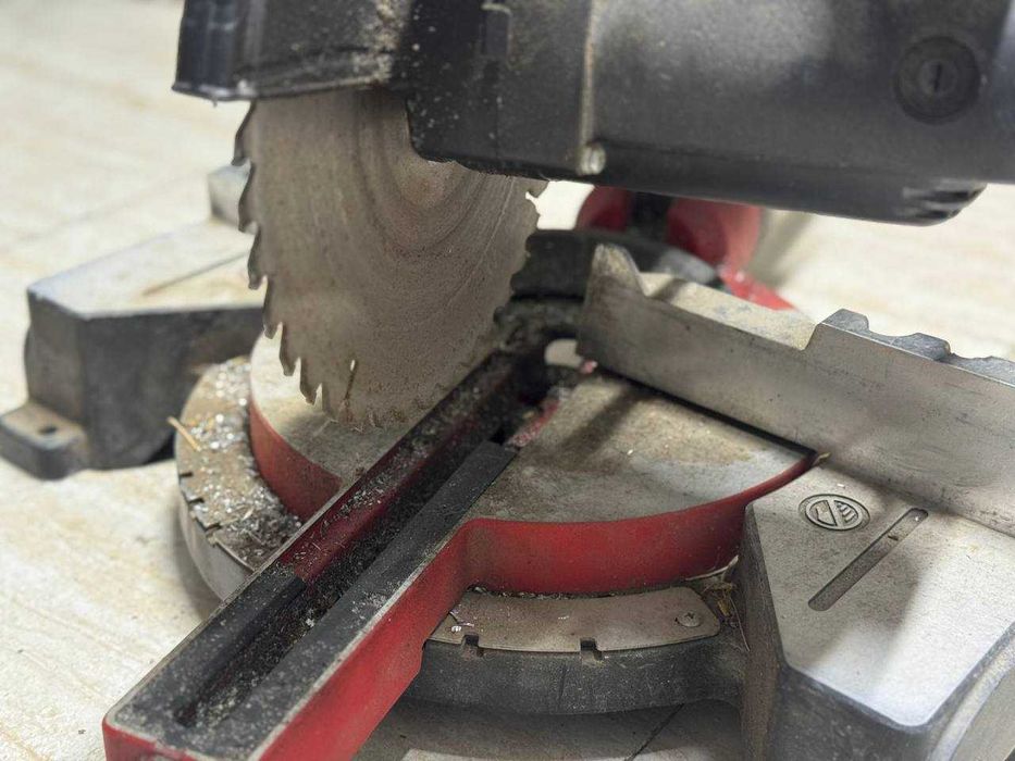 Торцевая пила  лот: 919462