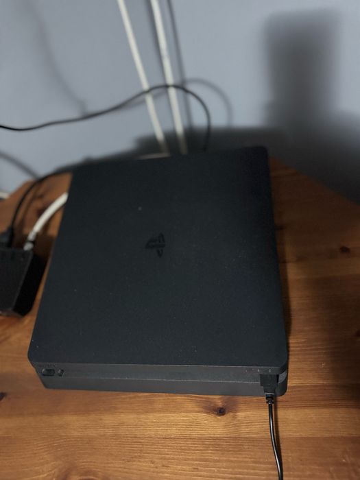 Playstation 4 с джойстик