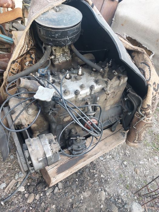 Двигатель газ 52