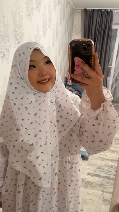 Платье с платком для ухтишек