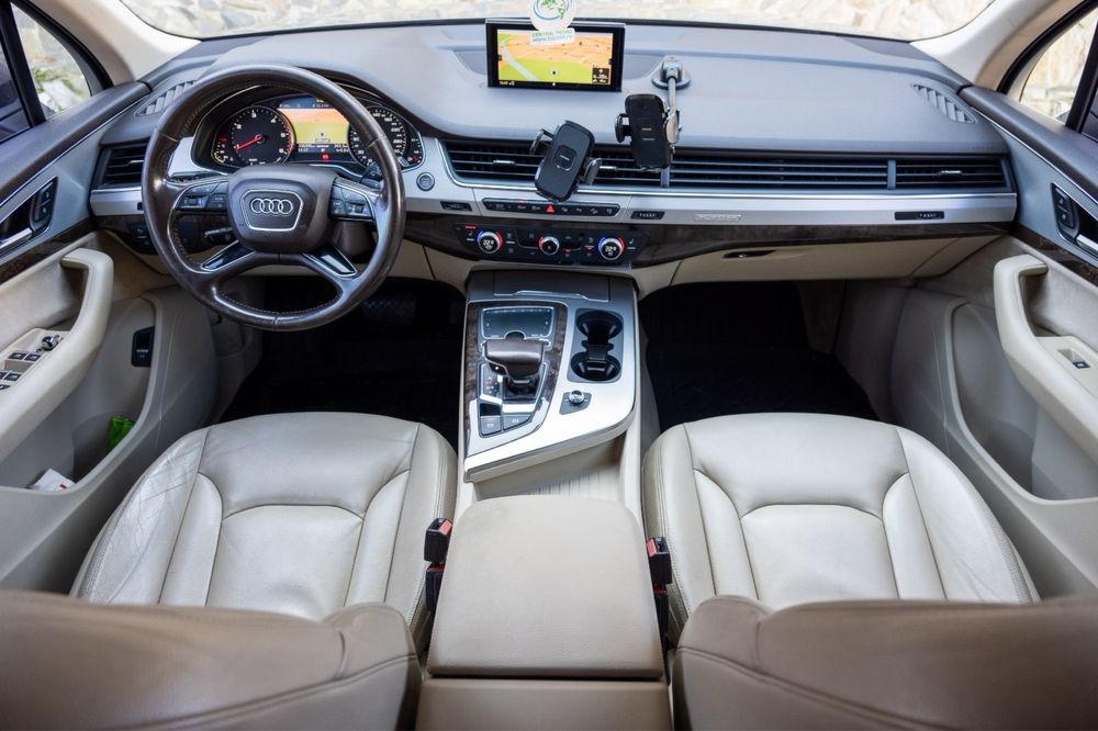 Audi Q7 an 2017 KM REALI