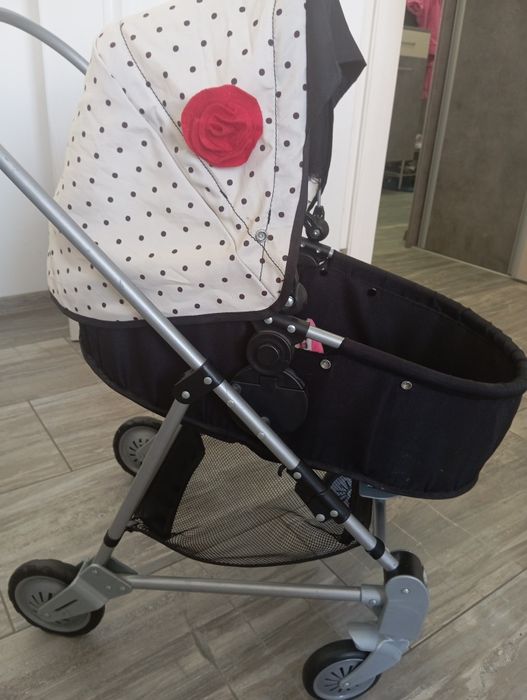 Количка за кукли като истинска