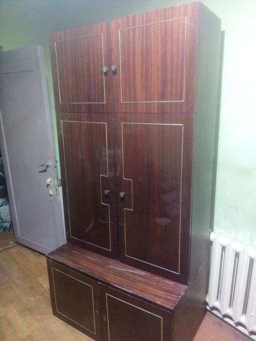 Шкаф почти новый.Срочно продам