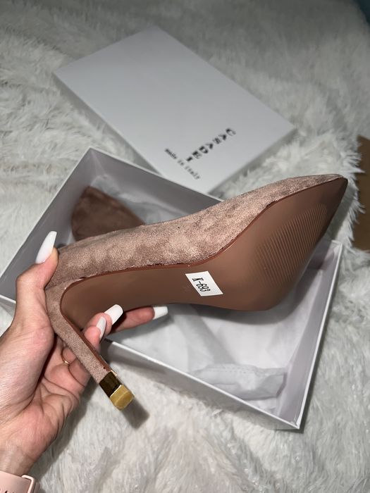 Туфли на шпильке