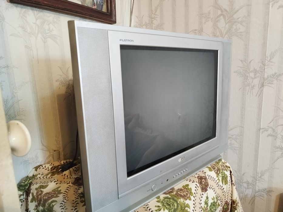 Продам телевизор LG