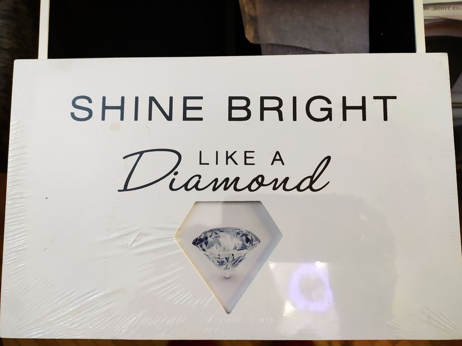 Кутия за бижута с огледало от дърво