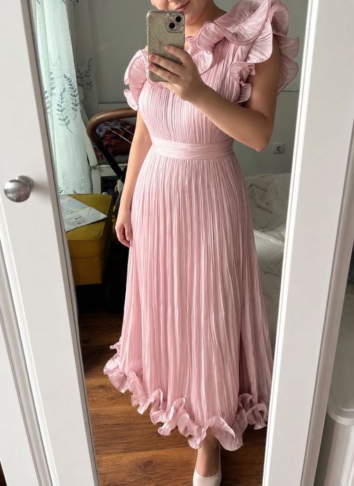 Rochie elegantă roz