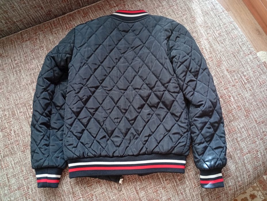 Продам детскую куртку