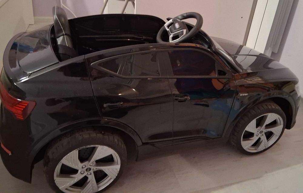 Детска електрическа кола Audi E-tron Sportback