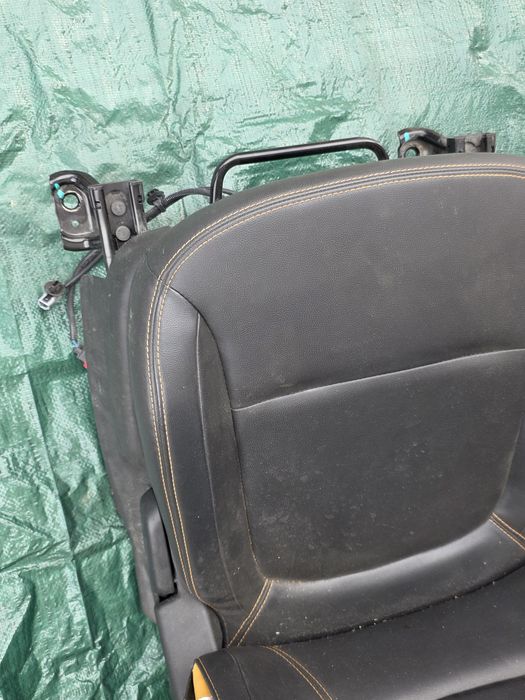 Scsune si banchete Dacia Spring