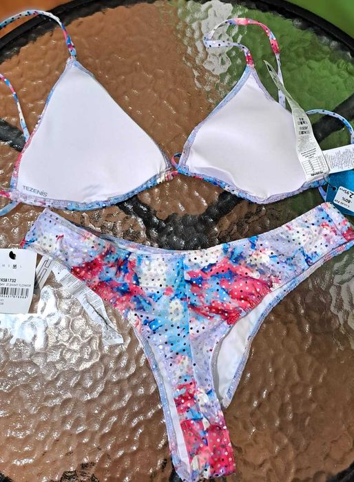 Costum de baie două piese-Tezenis mărimea 80 sutien și M chilotul