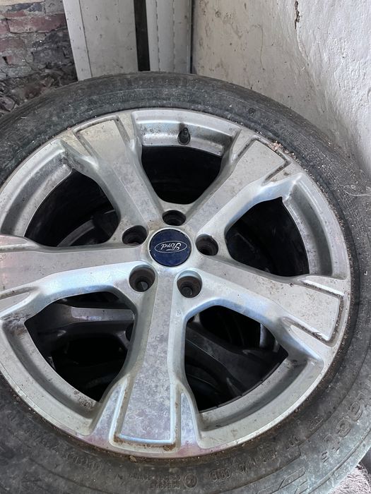 Vand roata cu janta de aluminiu
