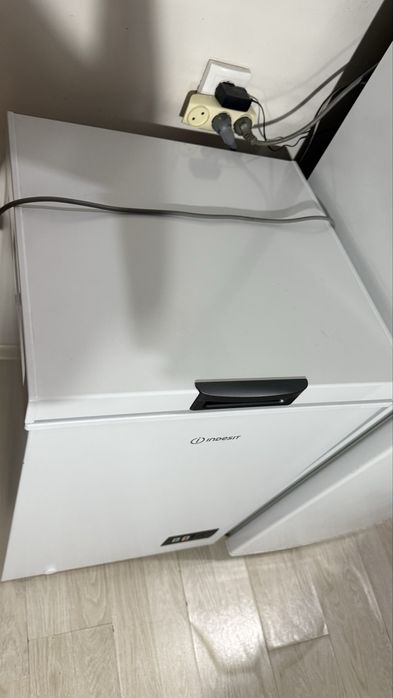 Морозильник Indesiit