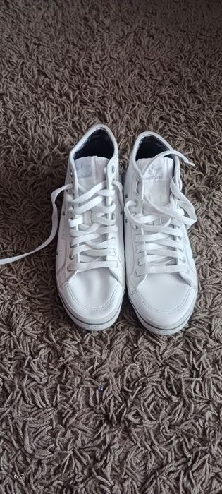 Чисто нови кецове Адидас 40 номер