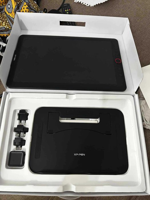 Tableta grafica XP-Pen Artist 15.6 Pro – ca nouă, pachet complet