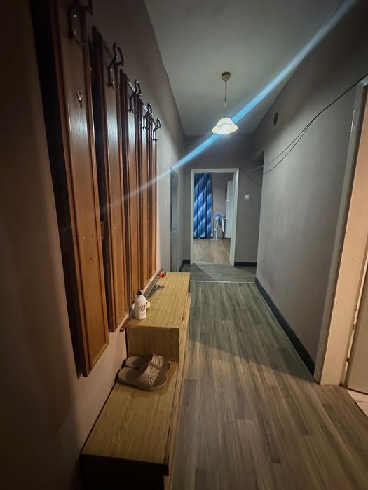 Дава се под наем Тристаен апартамент в Мездра - 80 кв.м за 229.5 € - Снимка #1