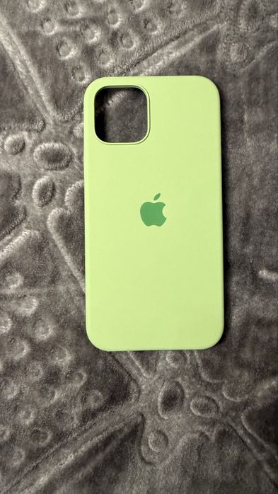 chexol iPhone 12/12pro/narxi kelishiladi