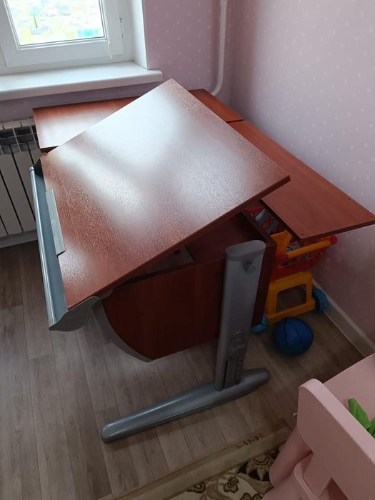 Парта  для детей