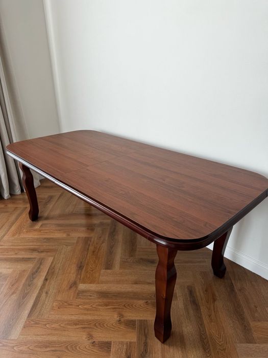 Продам стол для гостинной