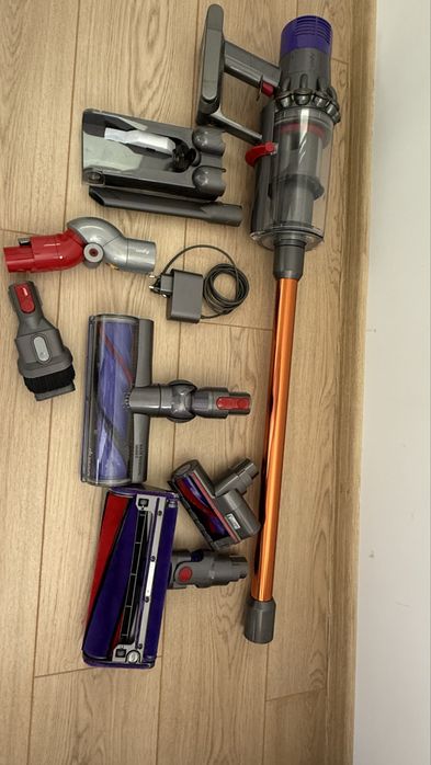 Прахосмукача DYSON V10