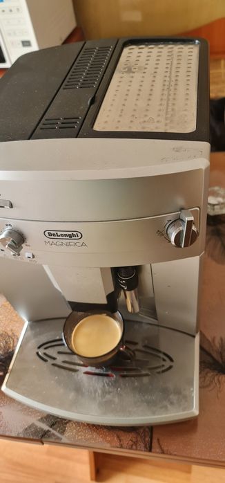 Espressor delonghi magnifica