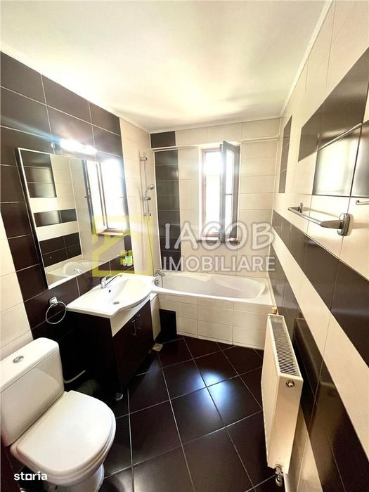Apartament 3 camere decomandate, strada Martir Horia, Bacau