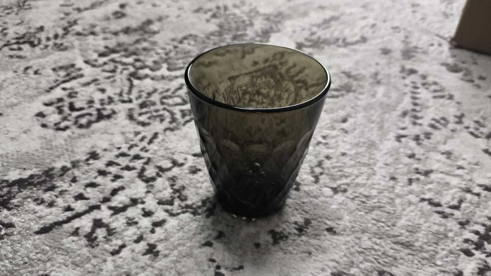 продаются темные стаканы состояние: новые, вообще не использовались