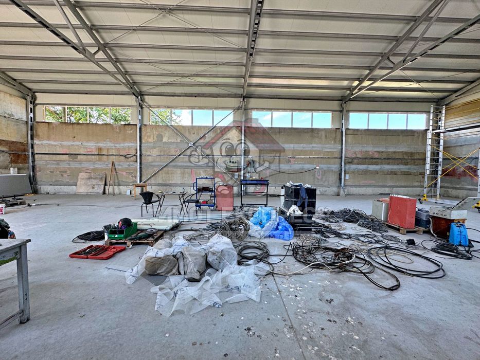 Хале 300кв.м, промишлено помещение под наем, в промишлена зона