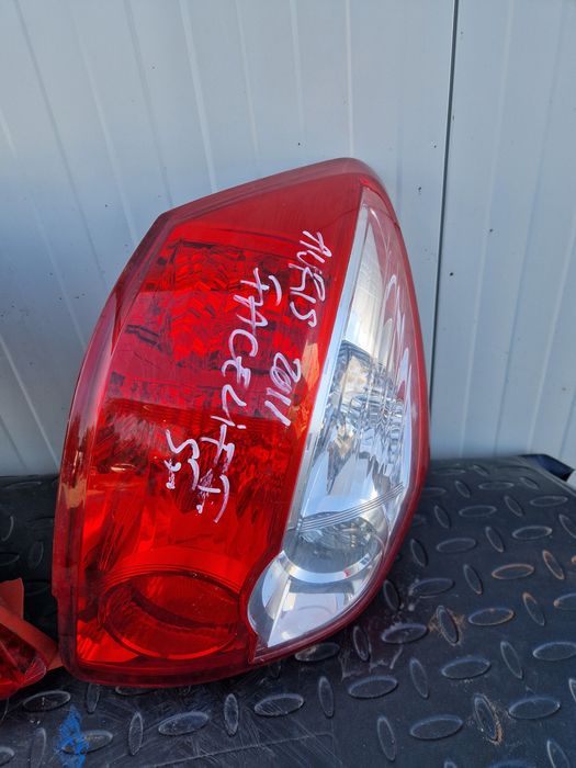 Stopuri/Triple spate Toyota Auris Facelift 2011