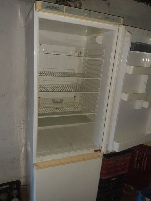 Хладилник с фризер SILTAL