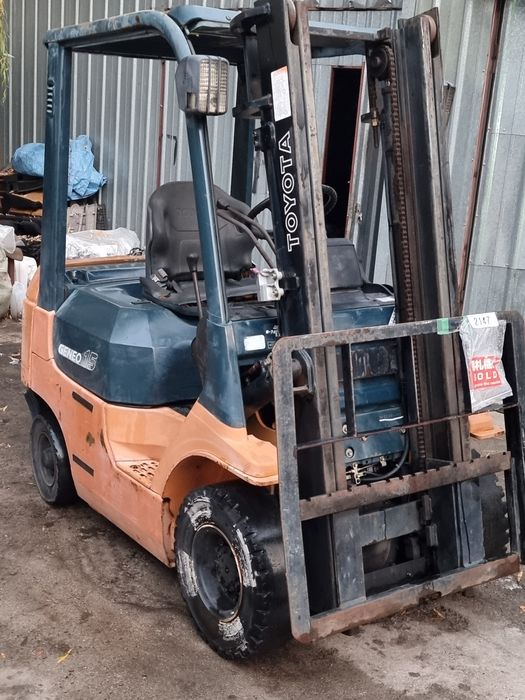 Вилочный погрузчик 7FG15 Toyota.