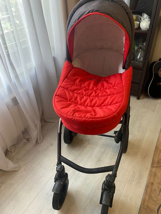 Коляска три в одном