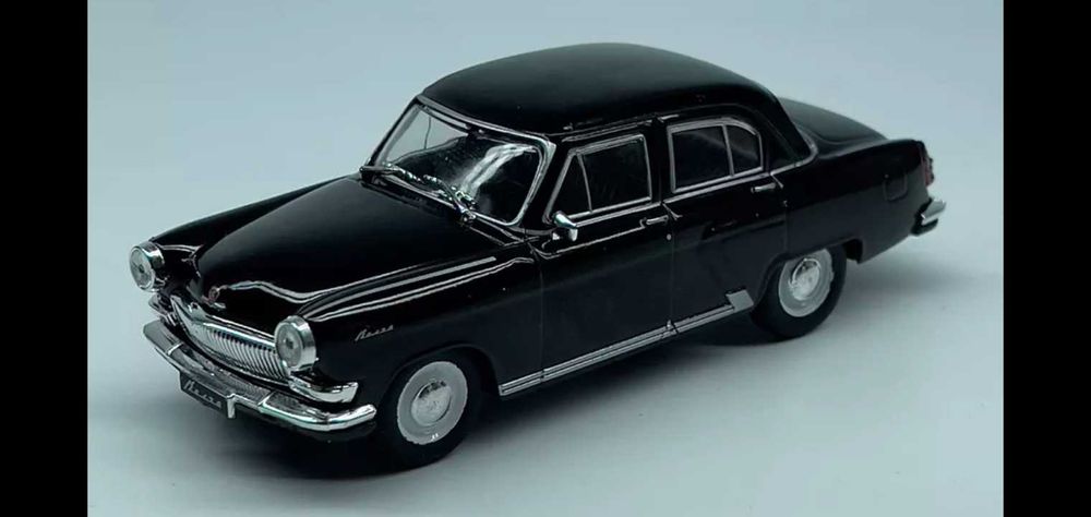 Масштабные модели 1/43 продам.