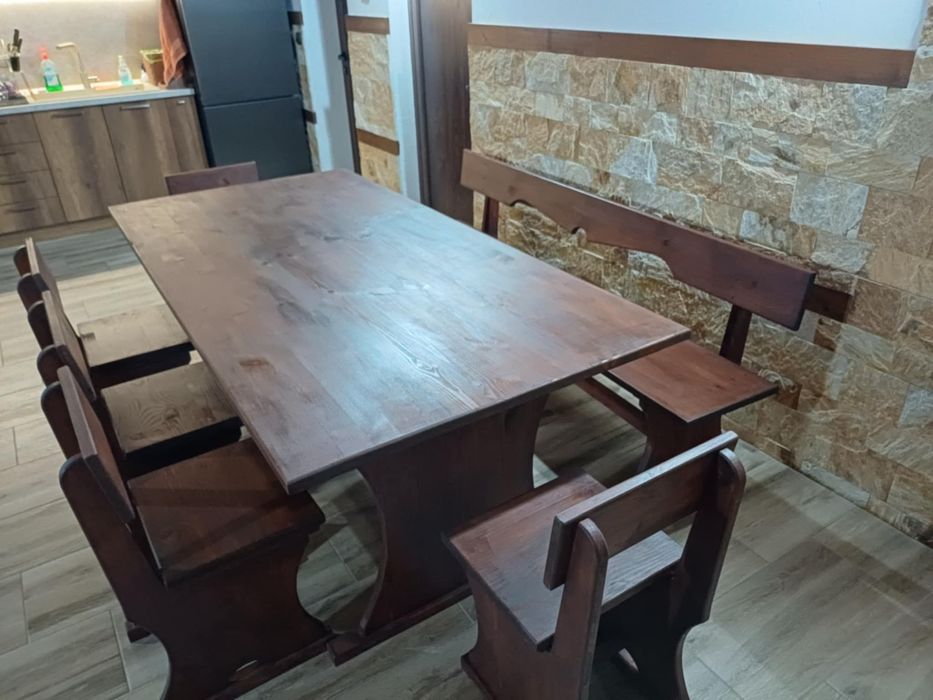 Дървена маса по поръчка