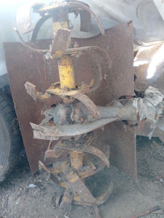 Продавам мотоблок