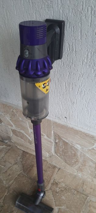 Aspirator Dyson v10