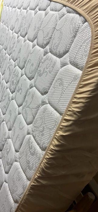 Продам матрас 160/200