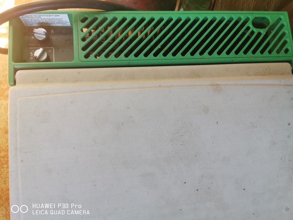 Амонячен хладилник Електролукс газ,12,220