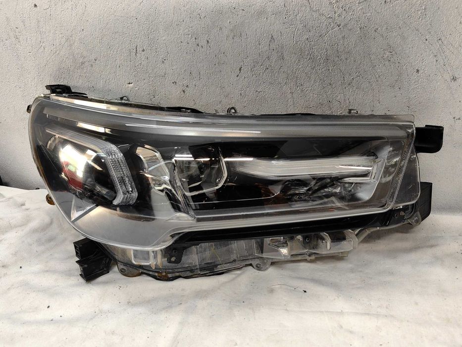 Оригинален фар Тойота  Toyota Hilux Full Led