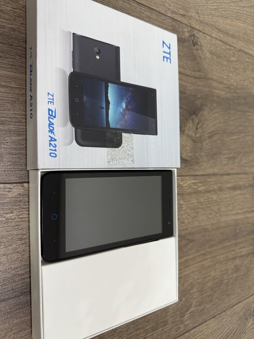 Телефон ZTE BLADE A210